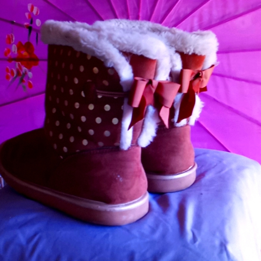 Shoes - Picture 2 of 3